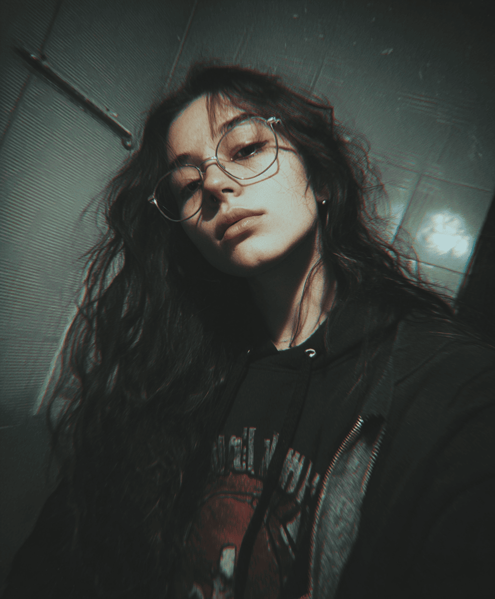 u7191715788 selfie of 18 year old girl low quality iphone pic f879bbe9 3829 4ae1 8a76 954f250d99cf 0
